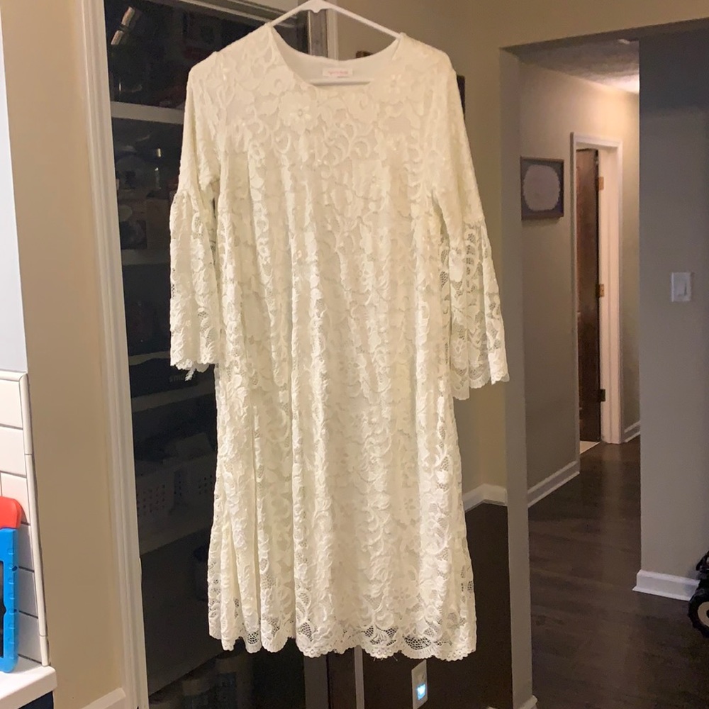 Ingrid & Isabel white lace maternity dress